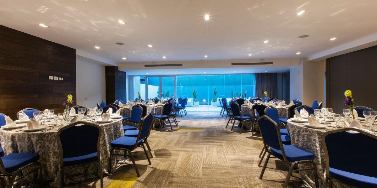 Salón de Eventos  Krystal Urban® Guadalajara Salón de Eventos  Krystal Urban® Guadalajara
